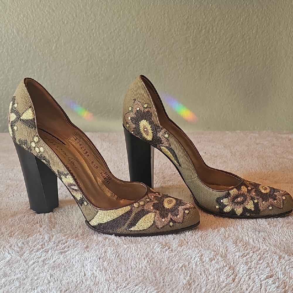 Kenneth Cole Black and Brown Floral Heels
